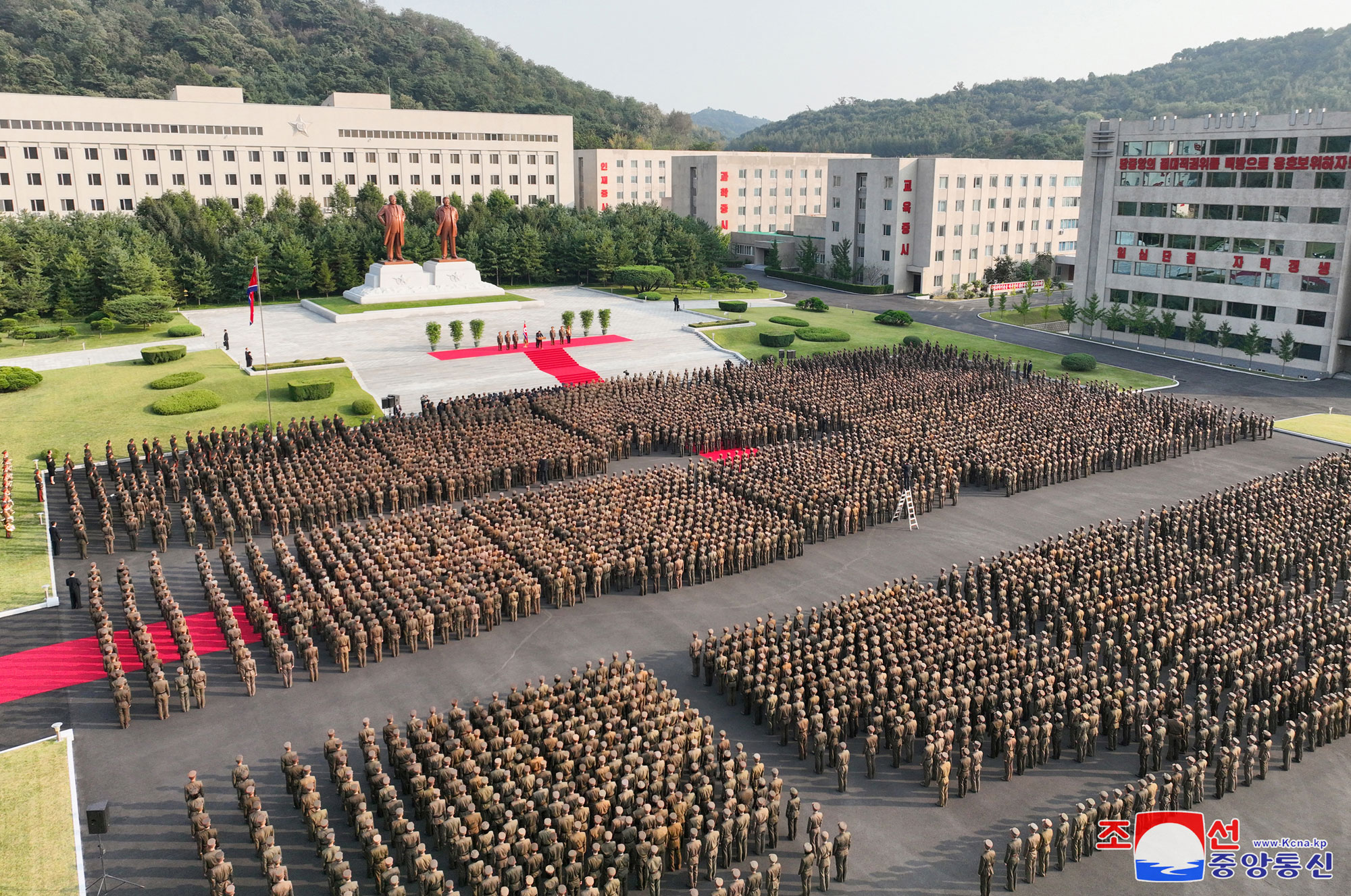 President of State Affairs Kim Jong Un pays congratulatory visit to Kim Jong Un University of National Defence