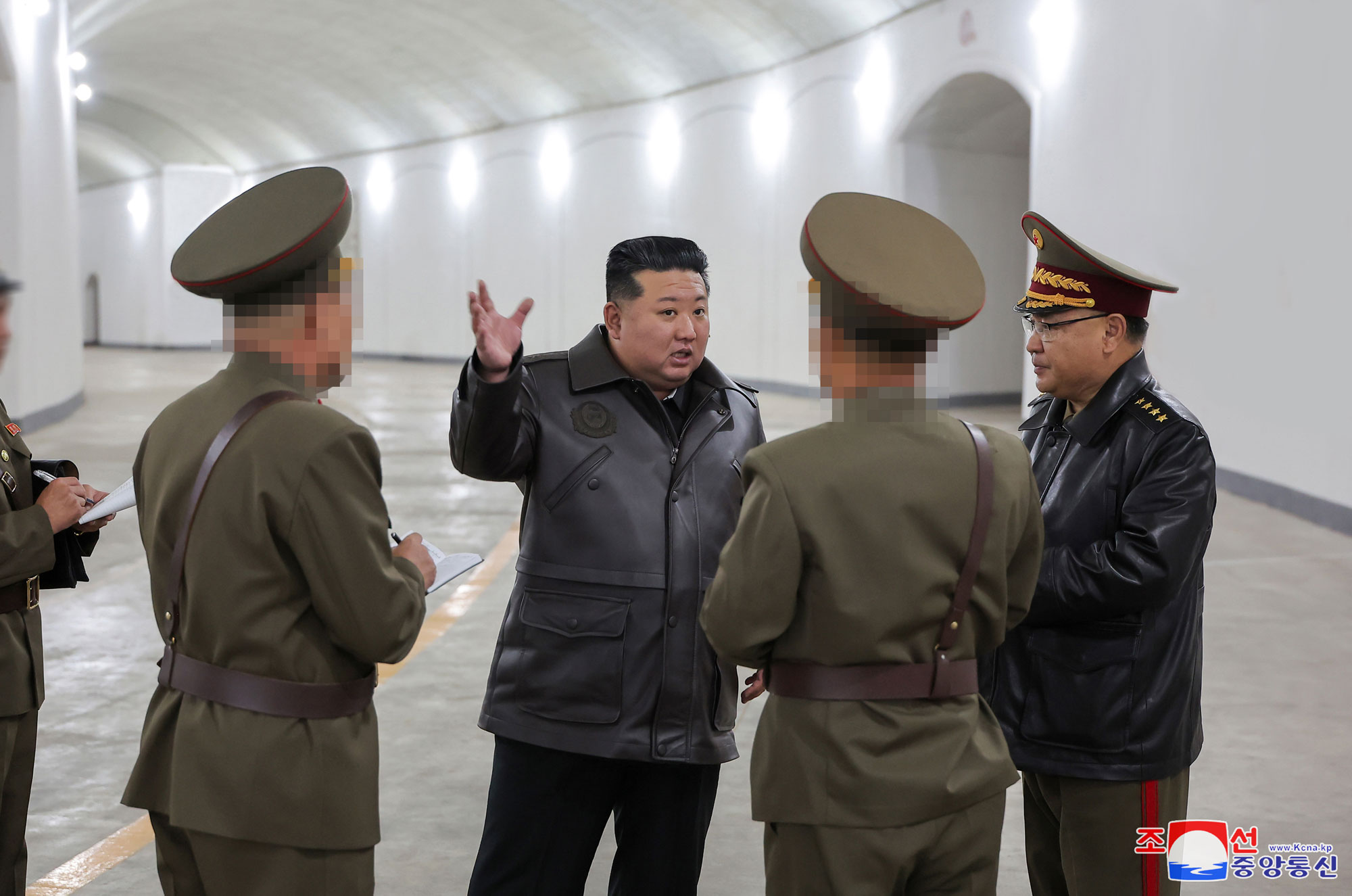 Estimado compañero Kim Jong Un inspecciona bases de misiles estratégicos