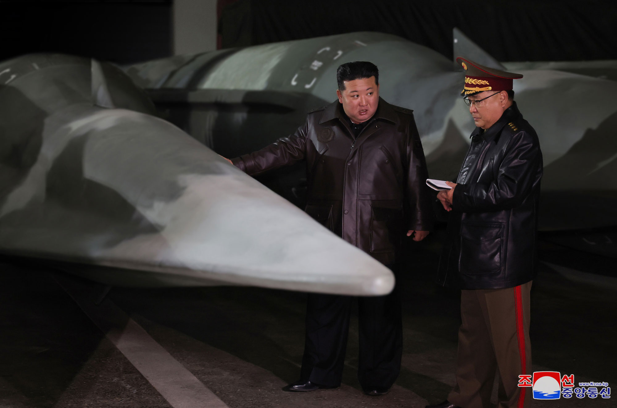 Estimado compañero Kim Jong Un inspecciona bases de misiles estratégicos