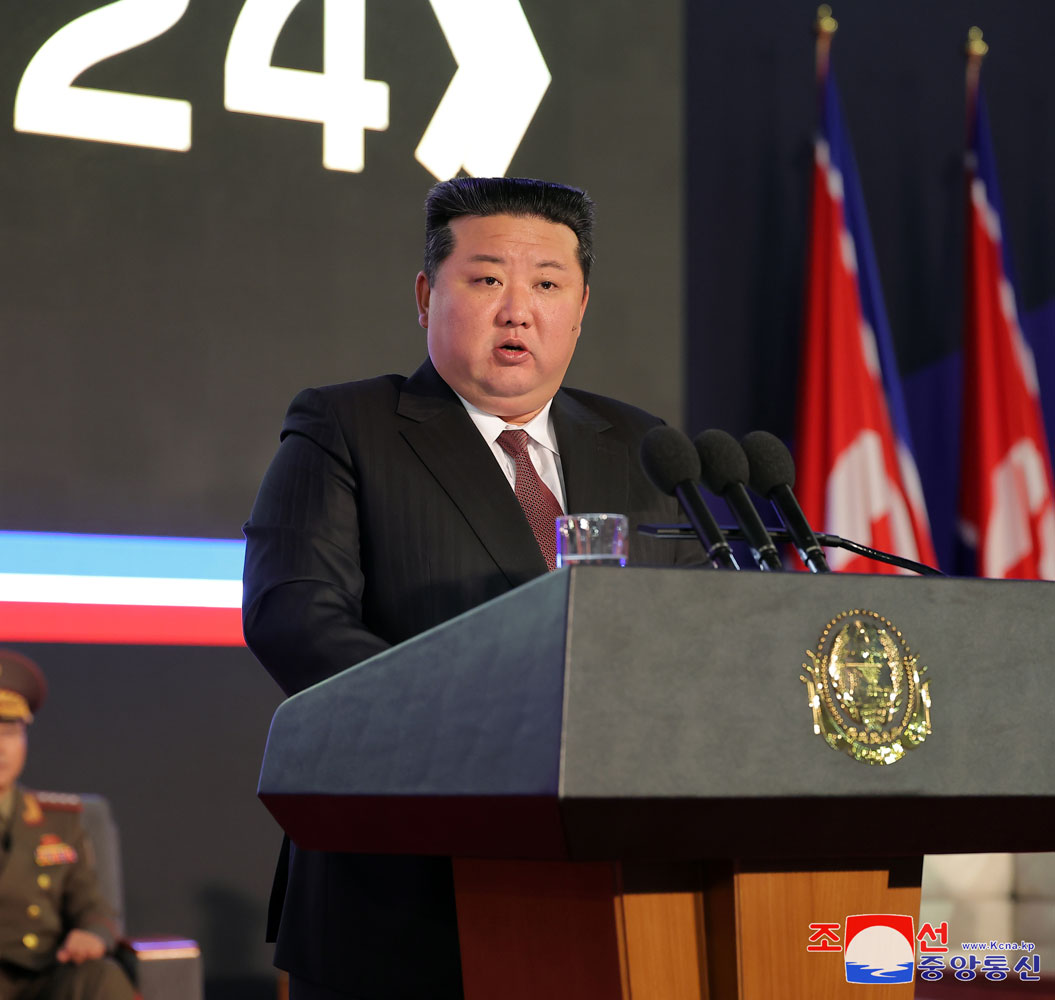 Discurso conmemorativo pronunciado por el estimado compañero Kim Jong Un en la ceremonia inaugural de la Exhibición de Armamentos "Desarrollo de Defensa Nacional-2024"