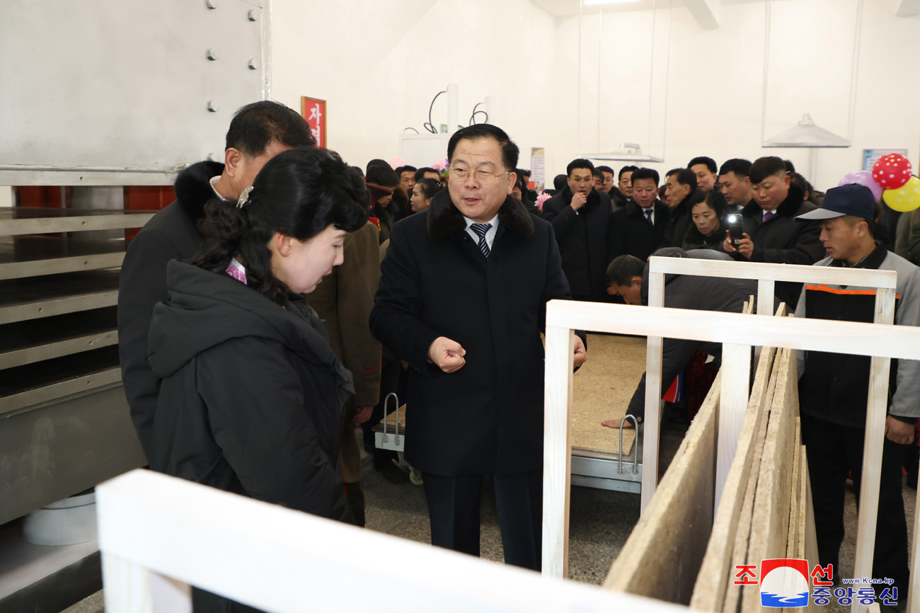 20ª inauguración de fábricas de industria local en distrito Kim Hyong Jik