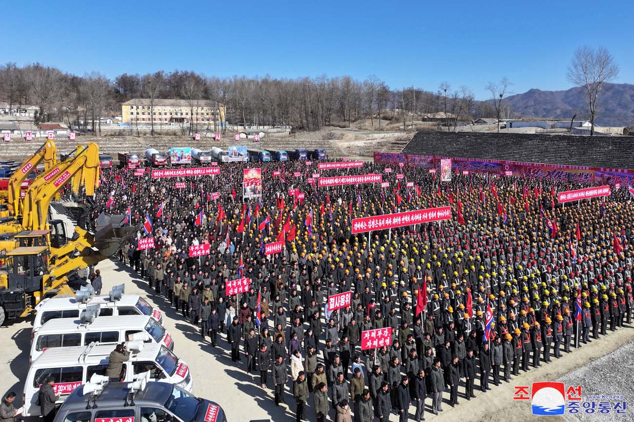 Groundbreaking ceremonies of regional-industry factories, hospital and leisure complex held