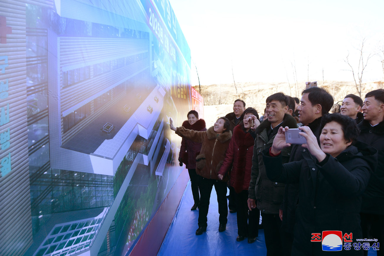 Groundbreaking ceremonies of regional-industry factories, hospital and leisure complex held