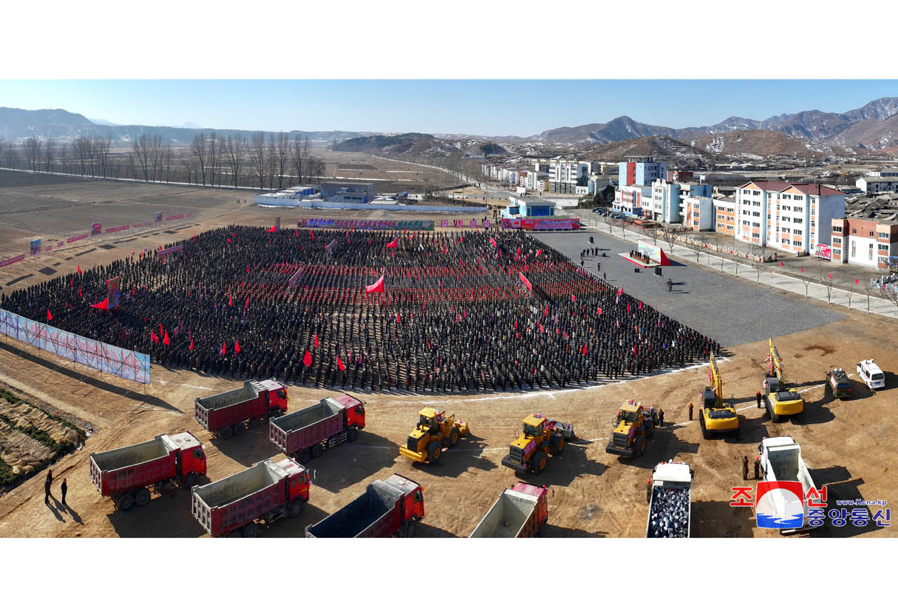 Groundbreaking ceremonies of regional-industry factories, hospital and leisure complex held