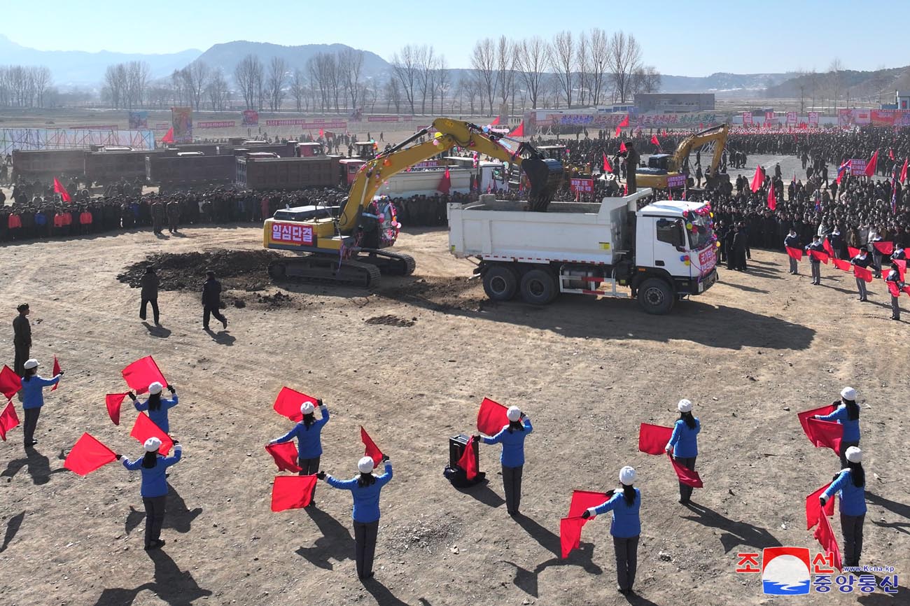 Groundbreaking ceremonies of regional-industry factories, hospital and leisure complex held