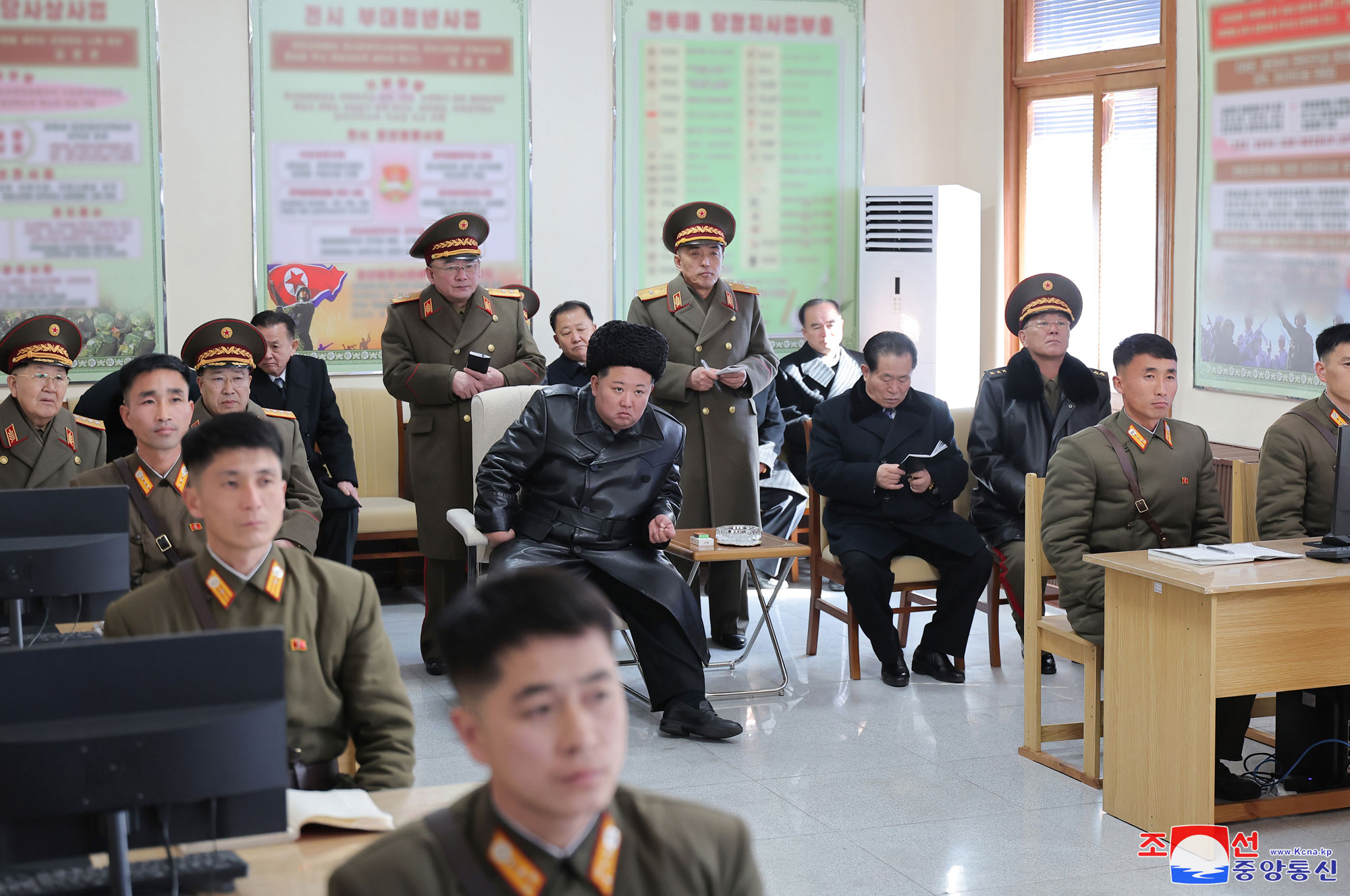 Estimado compañero Kim Jong Un visita Academia Militar Política Kim Il Sung