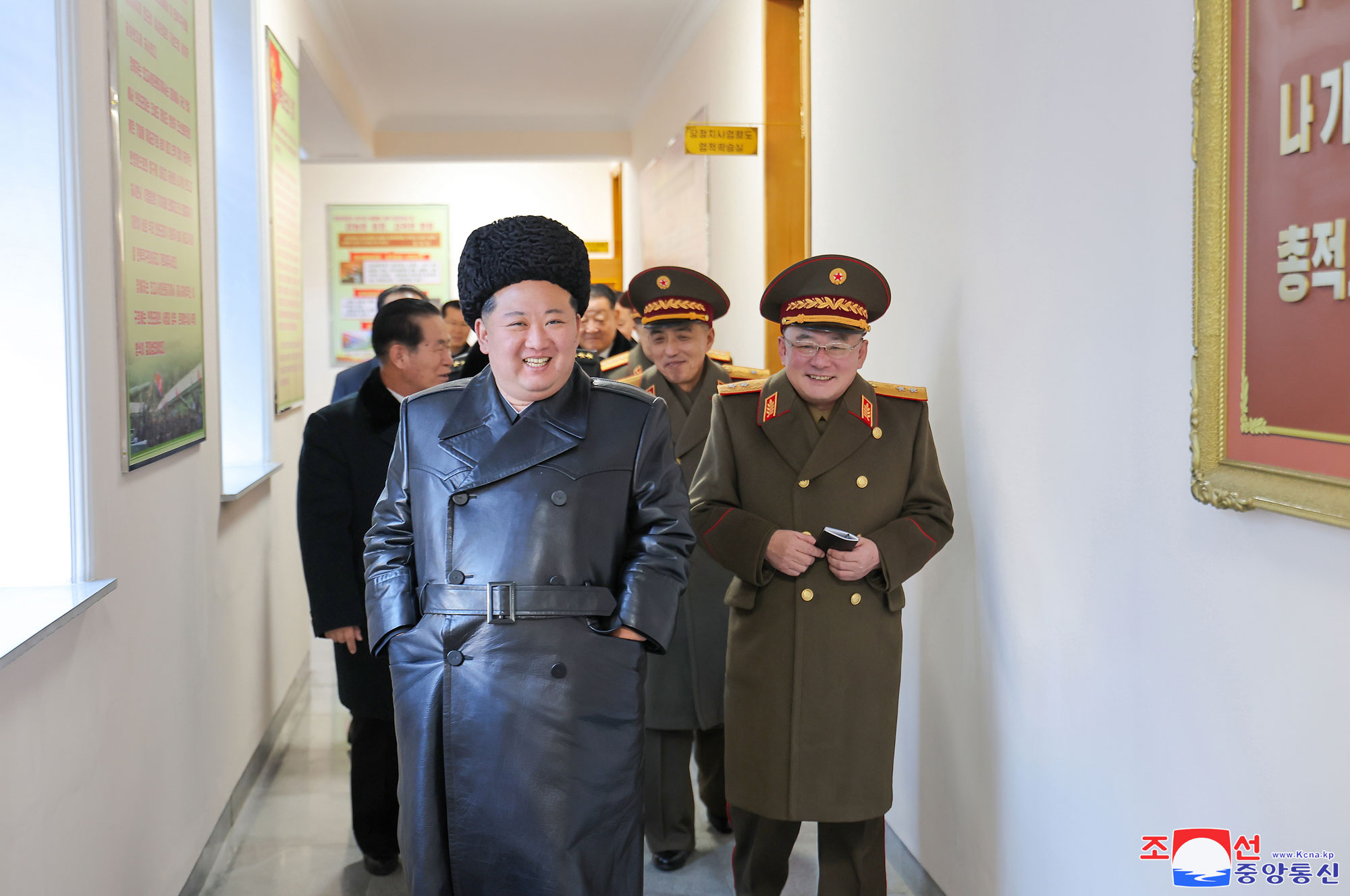 Estimado compañero Kim Jong Un visita Academia Militar Política Kim Il Sung