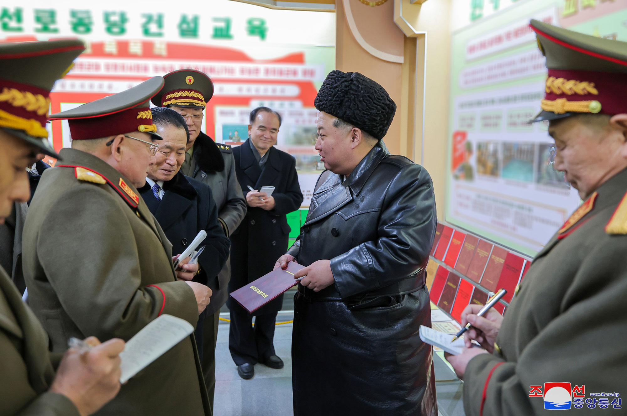 Estimado compañero Kim Jong Un visita Academia Militar Política Kim Il Sung