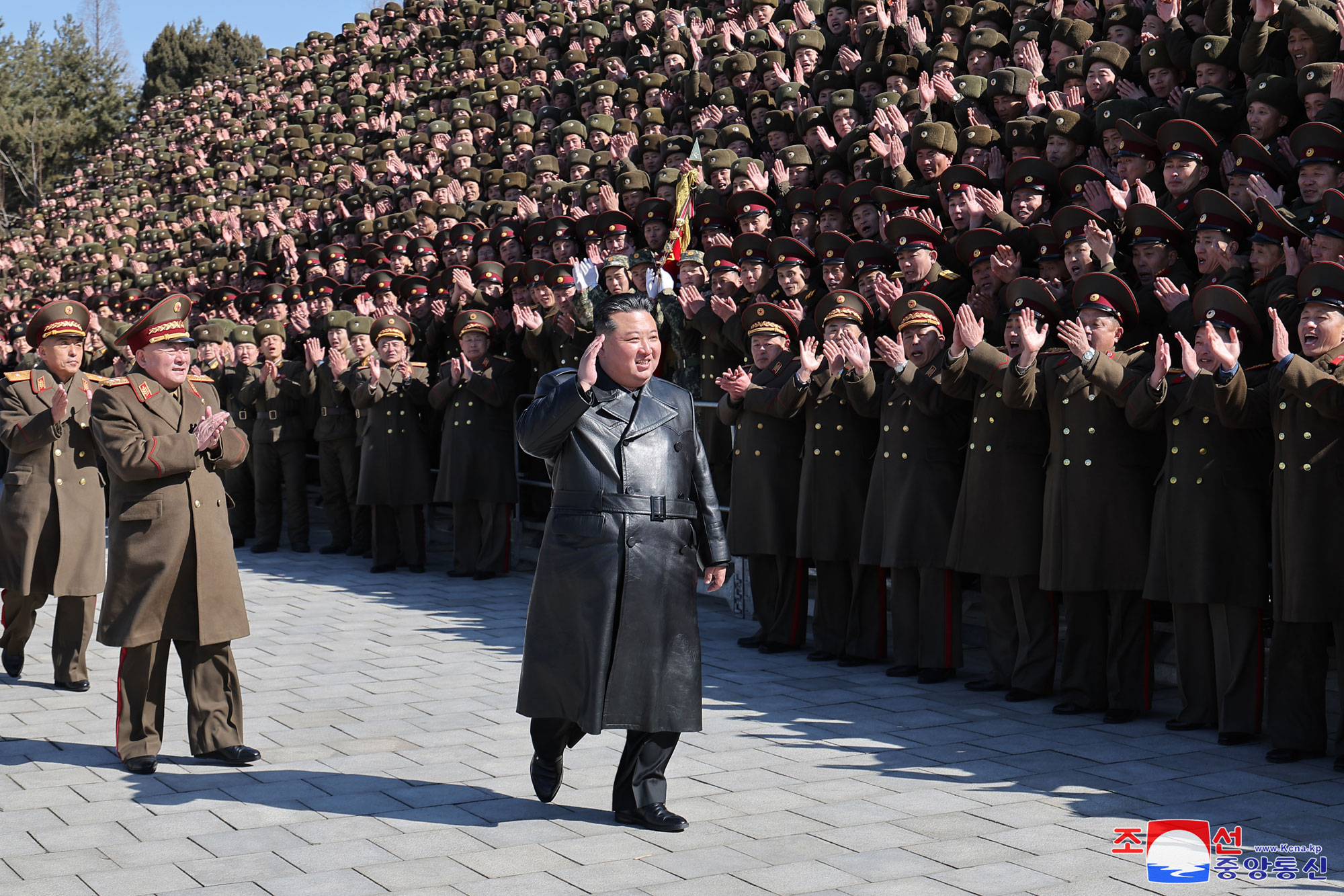 Estimado compañero Kim Jong Un visita Academia Militar Política Kim Il Sung