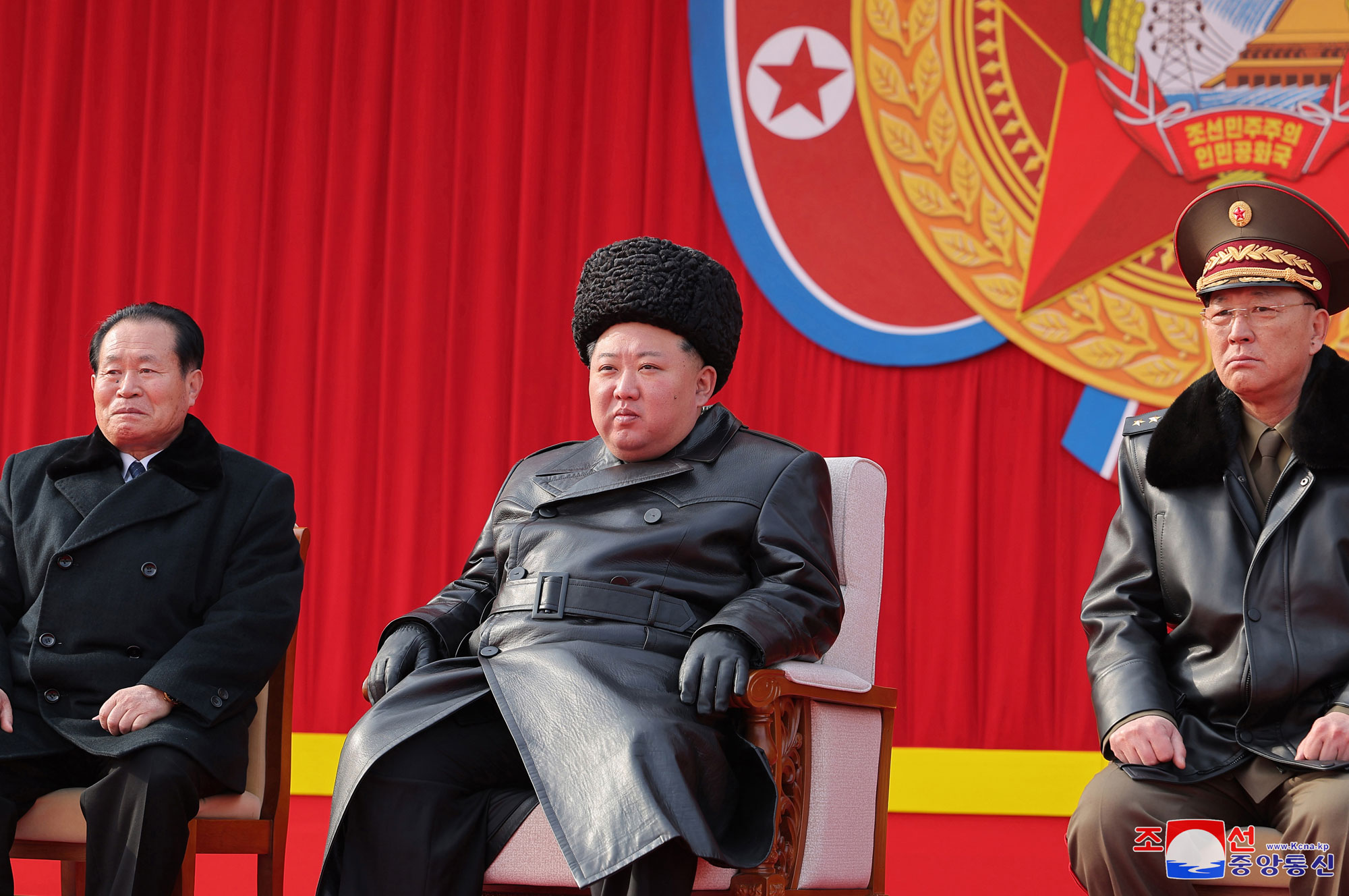 Le respecté camarade Kim Jong Un visite l’école d’officiers Kang Kon