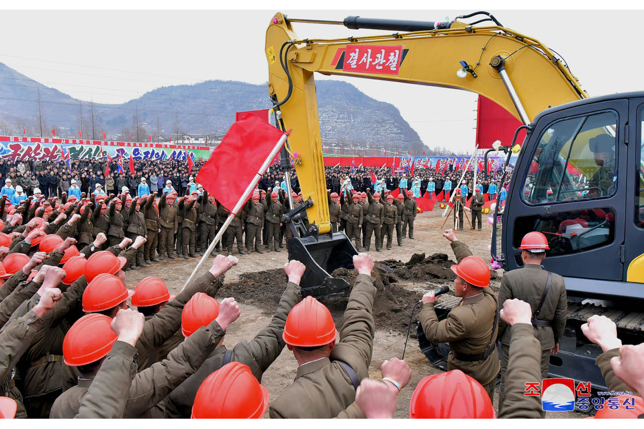 Feiern zum Baubeginn der örtlichen Industriebetriebe in den Kreisen Pukchang, Yomju, Paechon, Janggang, Cholwon und Kilju