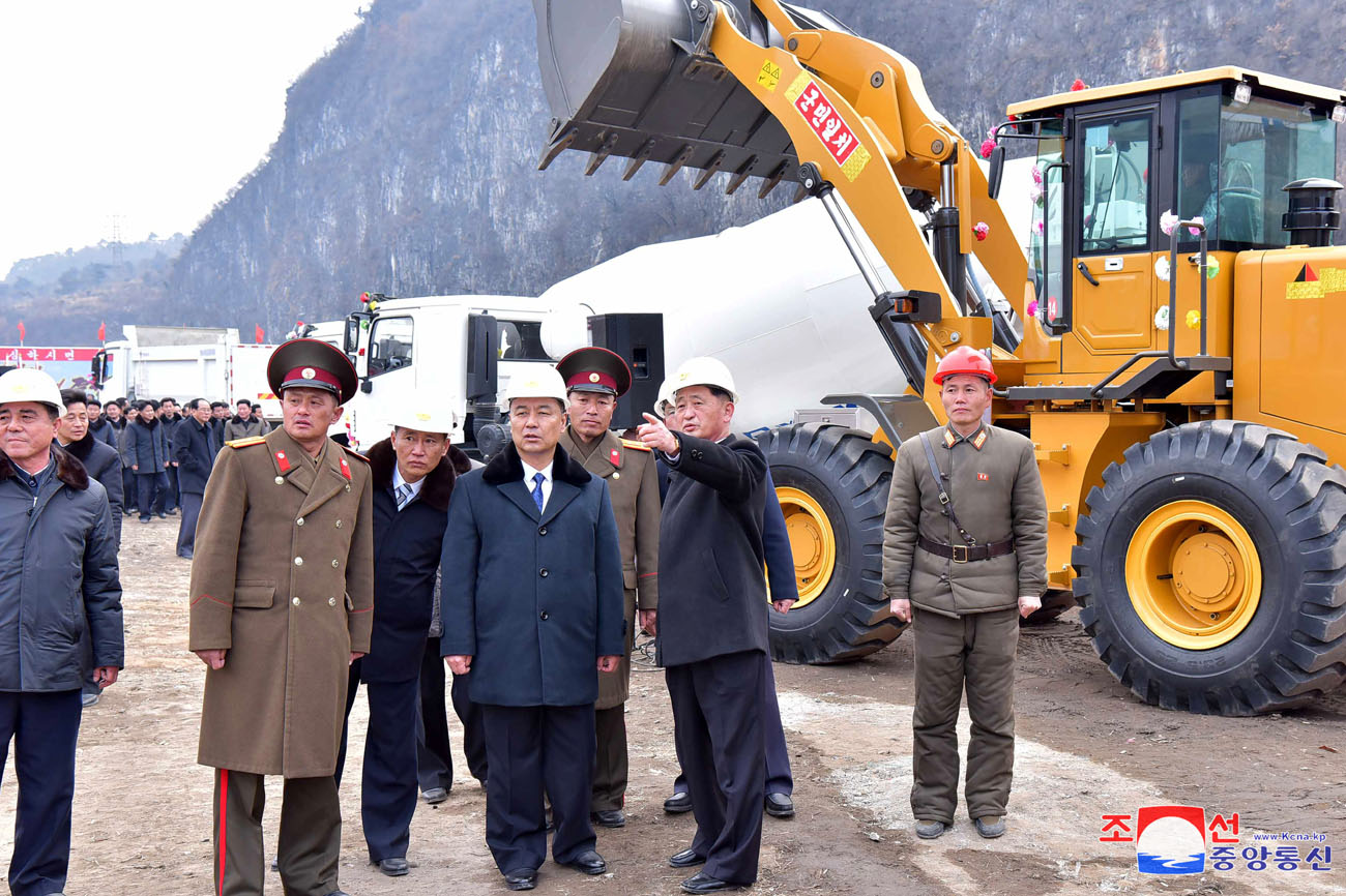 Feiern zum Baubeginn der örtlichen Industriebetriebe in den Kreisen Pukchang, Yomju, Paechon, Janggang, Cholwon und Kilju