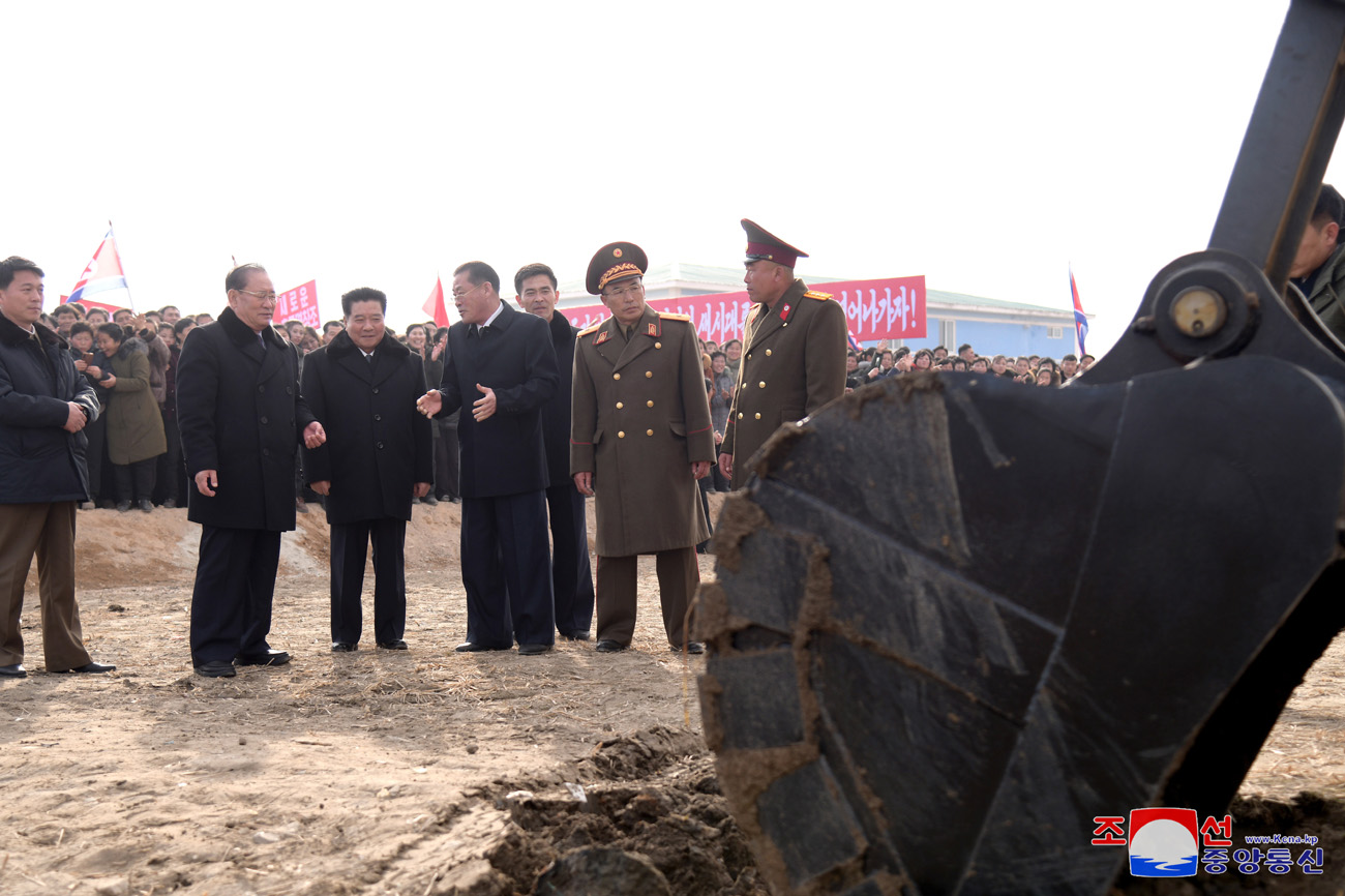 Feiern zum Baubeginn der örtlichen Industriebetriebe in den Kreisen Pukchang, Yomju, Paechon, Janggang, Cholwon und Kilju