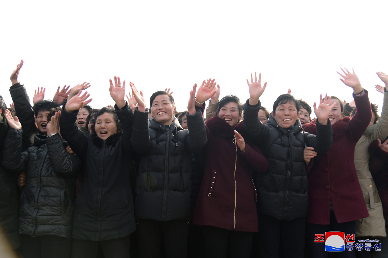 Feiern zum Baubeginn der örtlichen Industriebetriebe in den Kreisen Pukchang, Yomju, Paechon, Janggang, Cholwon und Kilju