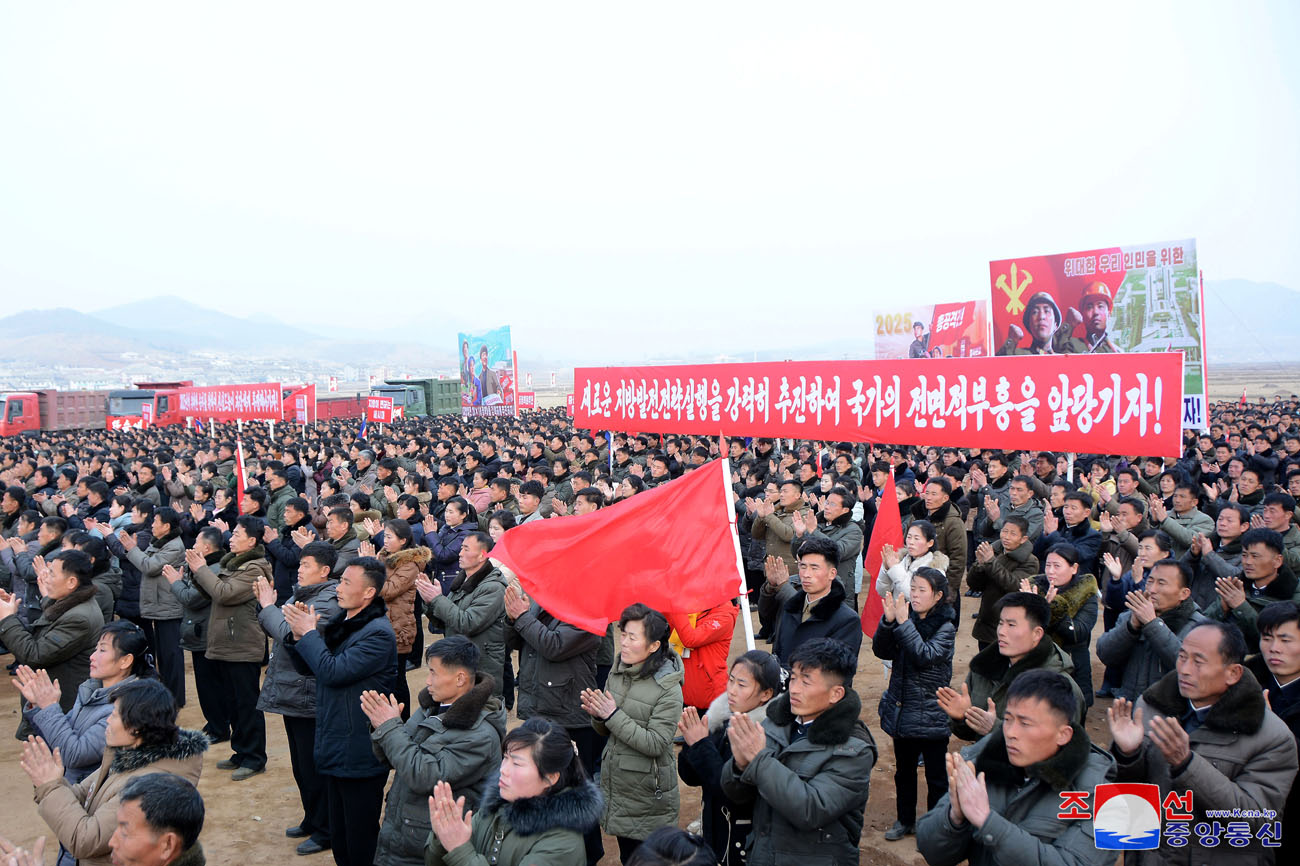 Feiern zum Baubeginn der örtlichen Industriebetriebe in den Kreisen Pukchang, Yomju, Paechon, Janggang, Cholwon und Kilju