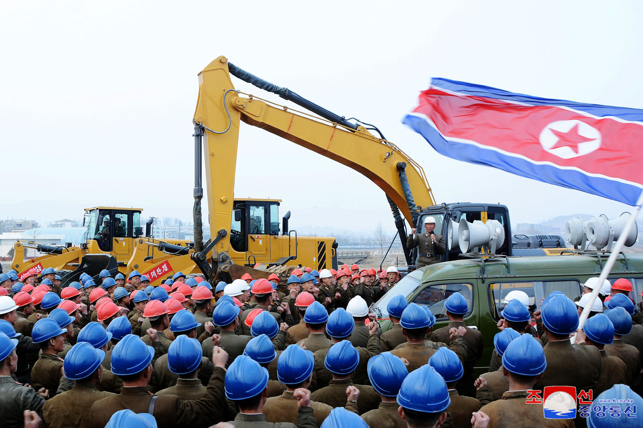 Feiern zum Baubeginn der örtlichen Industriebetriebe in den Kreisen Pukchang, Yomju, Paechon, Janggang, Cholwon und Kilju