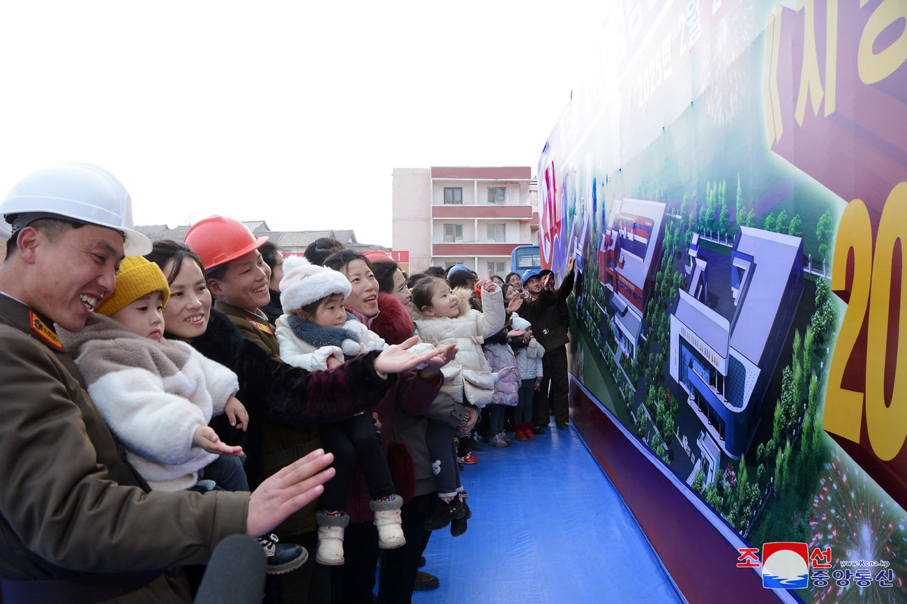 Feiern zum Baubeginn der örtlichen Industriebetriebe in den Kreisen Pukchang, Yomju, Paechon, Janggang, Cholwon und Kilju