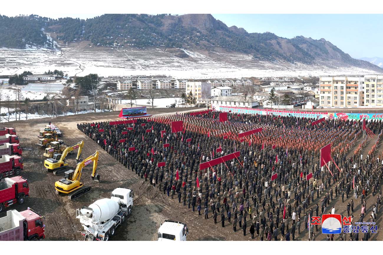 Feiern zum Baubeginn der örtlichen Industriebetriebe in den Kreisen Pukchang, Yomju, Paechon, Janggang, Cholwon und Kilju