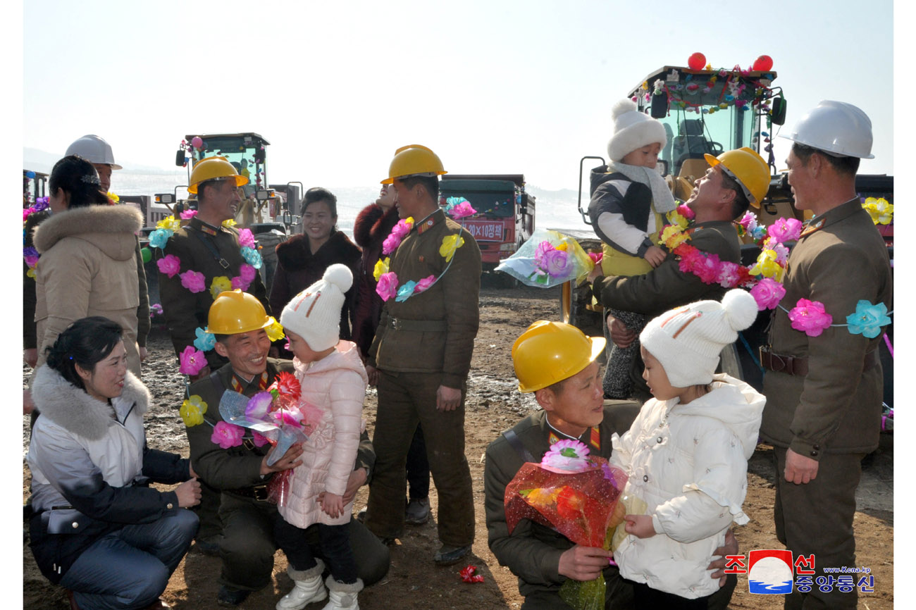 Feiern zum Baubeginn der örtlichen Industriebetriebe in den Kreisen Pukchang, Yomju, Paechon, Janggang, Cholwon und Kilju