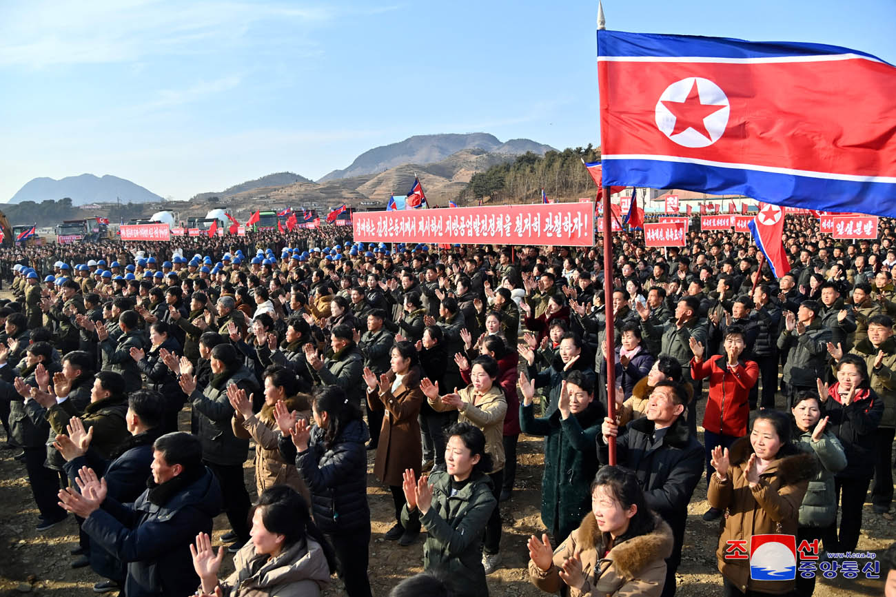 Feiern zum Baubeginn der örtlichen Industriebetriebe in den Kreisen Pukchang, Yomju, Paechon, Janggang, Cholwon und Kilju