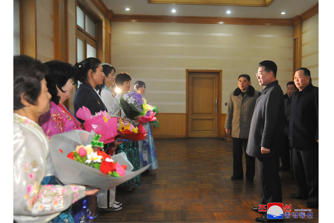 각지에서 3.8국제부녀절 115돐을 환희롭게 맞이